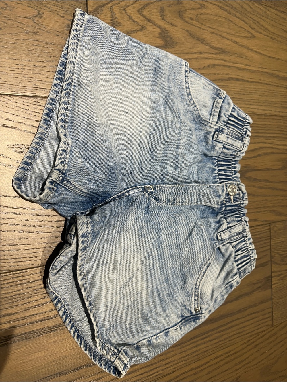 H&M Light Wash Denim Elastic Waist Shorts